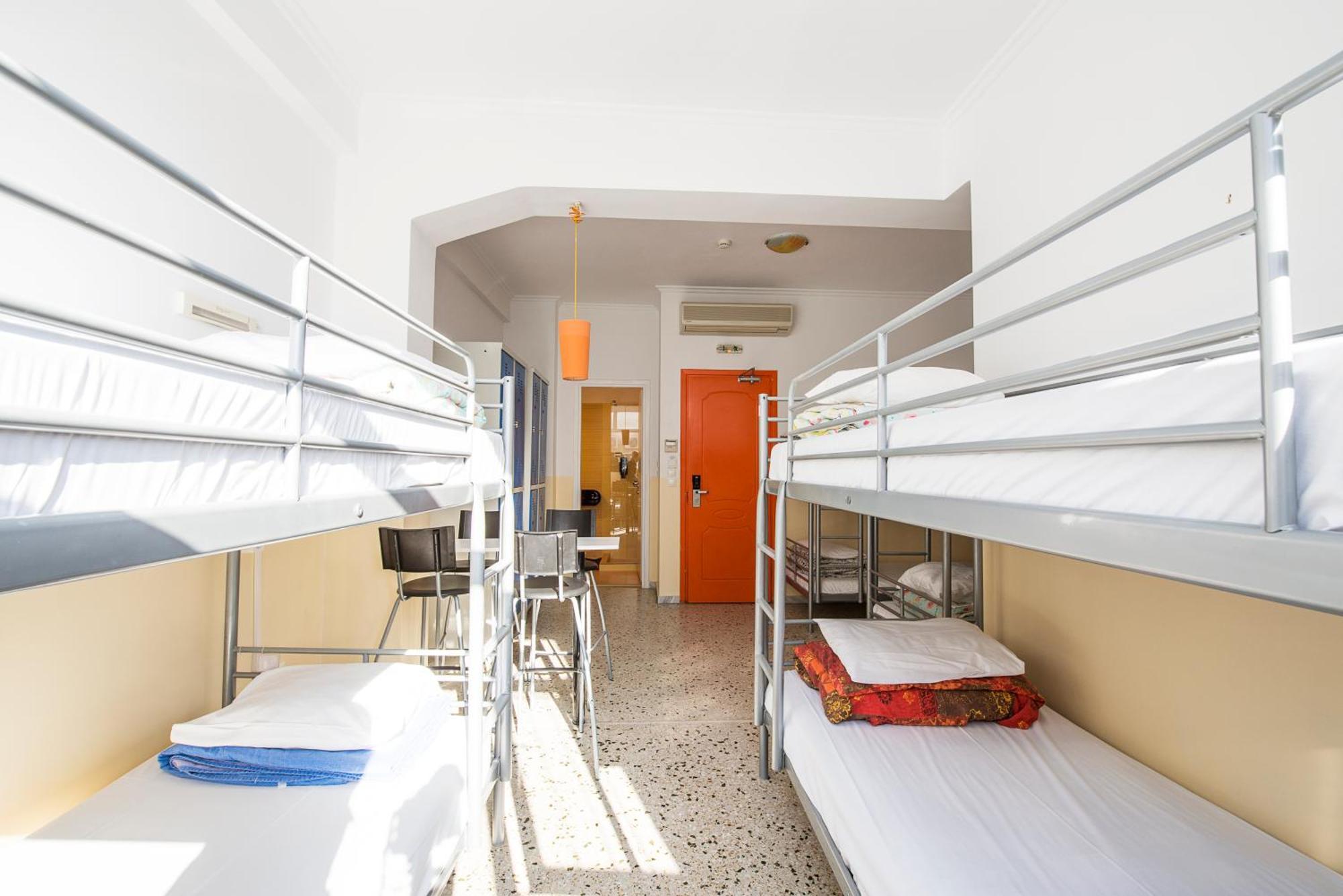 Bed 8-Bed Mixed Dorm Ensuite